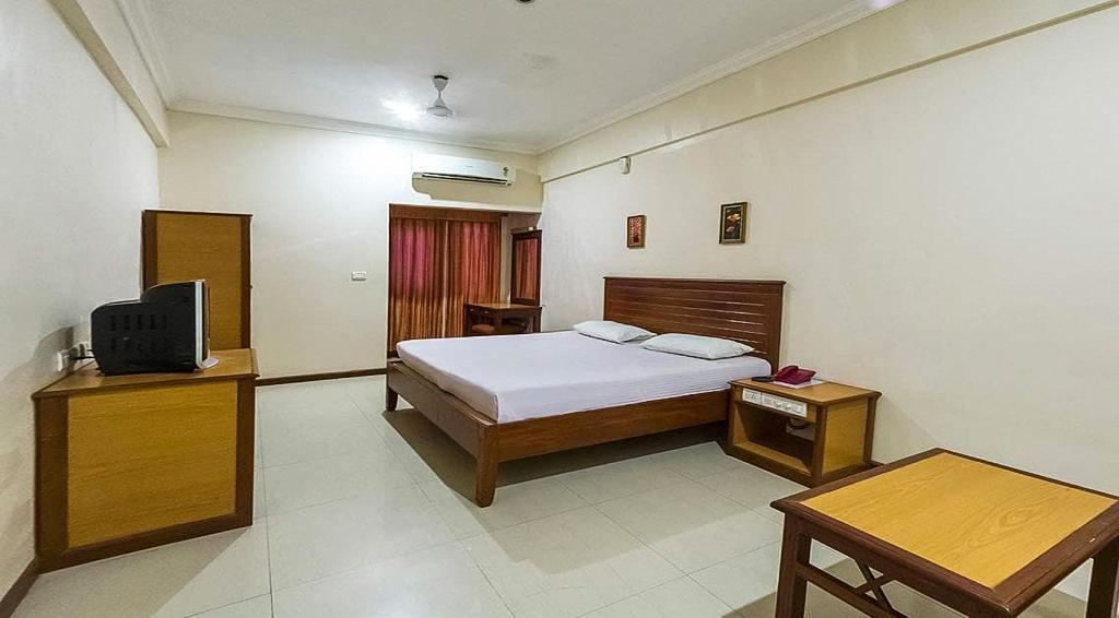 Hotel Chitra Park Tiruchchendūr Exteriör bild